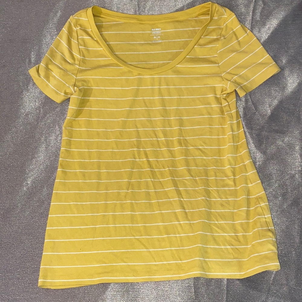 Casual yellow top